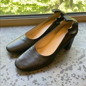 Size 6 Everlane Day High Heel in Black